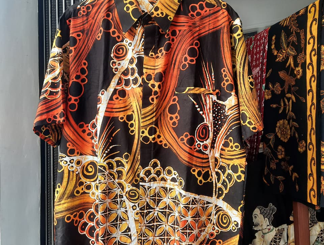 Kemeja Panjang Motif Abstrak