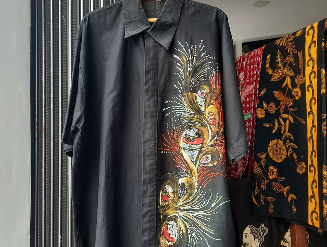 Kemeja Pendek Motif Bulu Merak