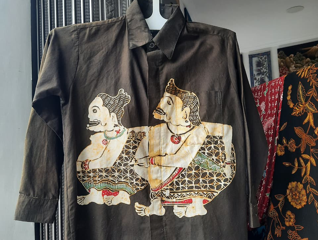 Kemeja Pendek Motif Srimpi dan Bagong